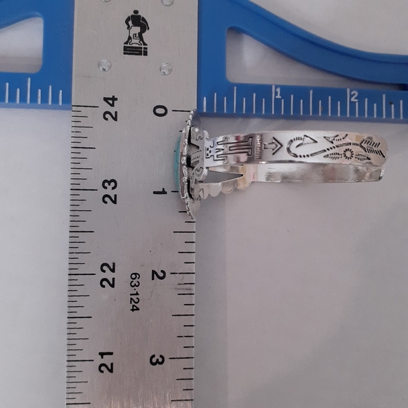 Navajo oblong faux turquoise antique metal cuff bracelet w/ art deco flourishes - Picture 7 of 7